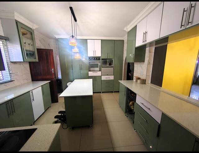 3 BEDROOM HOUSE FOR SALE IN THE ORCHARDS